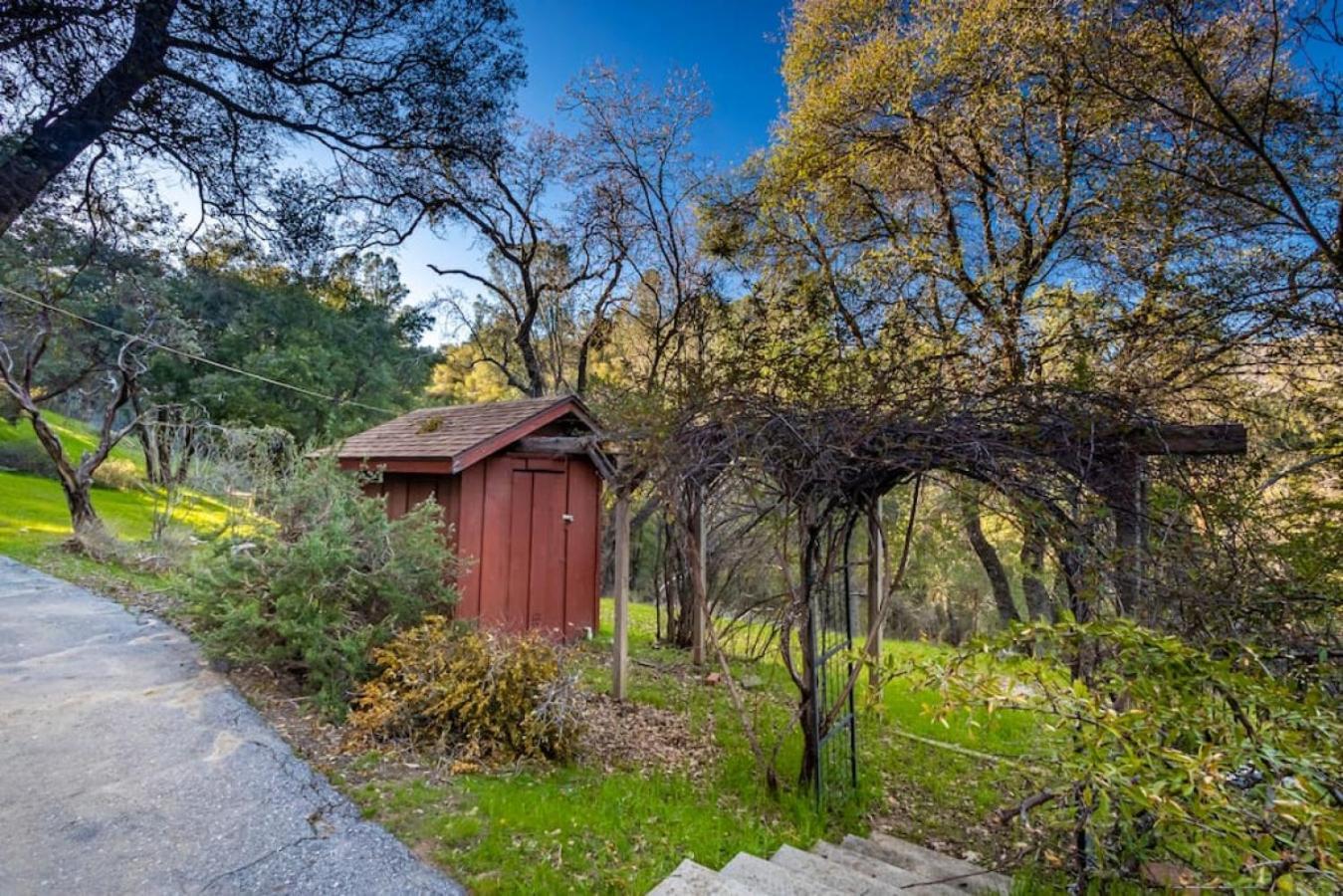 Sierra Vista Lookout Lodge With Creek, Waterfall And Waterholes, Minutes From Bass Lake And Yosemite South Gate North Fork Zewnętrze zdjęcie